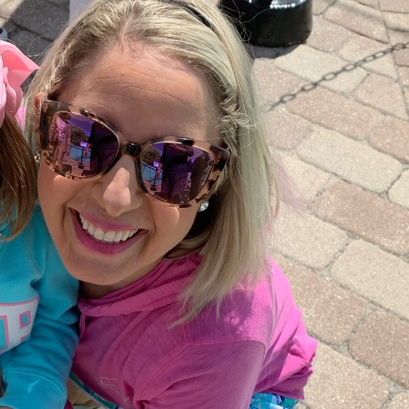 Meet your Posher, Kelly - Picture 1 of 1